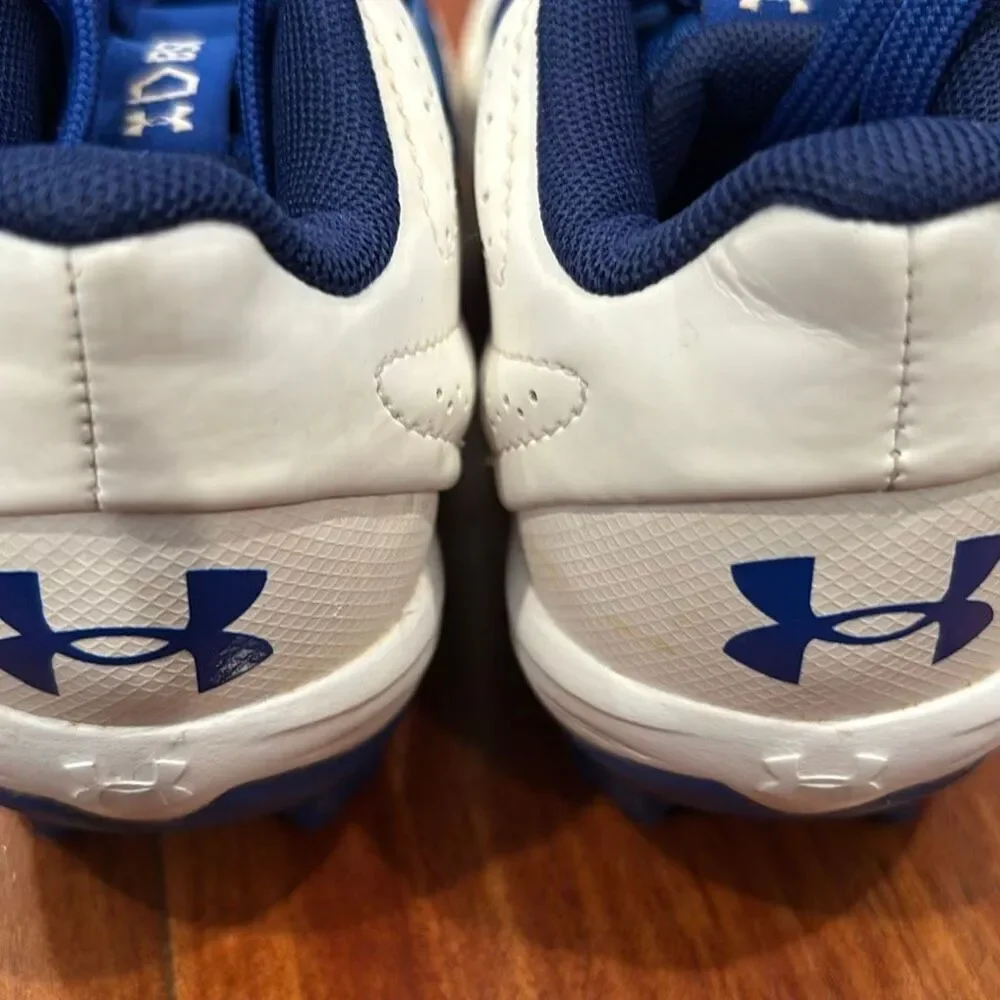 Under Armour BSBL Kids Baseball Cleats – Size 9K – White/Blue